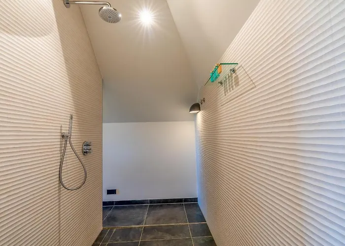 Villa Buytenplaats 193 *