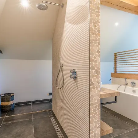 Buytenplaats 193 Vila